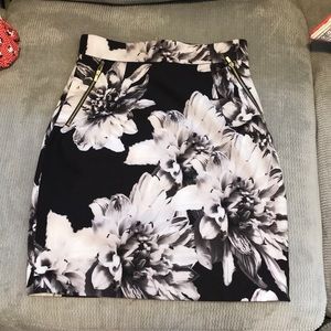 H&M Black and Grey Flowery Skirt